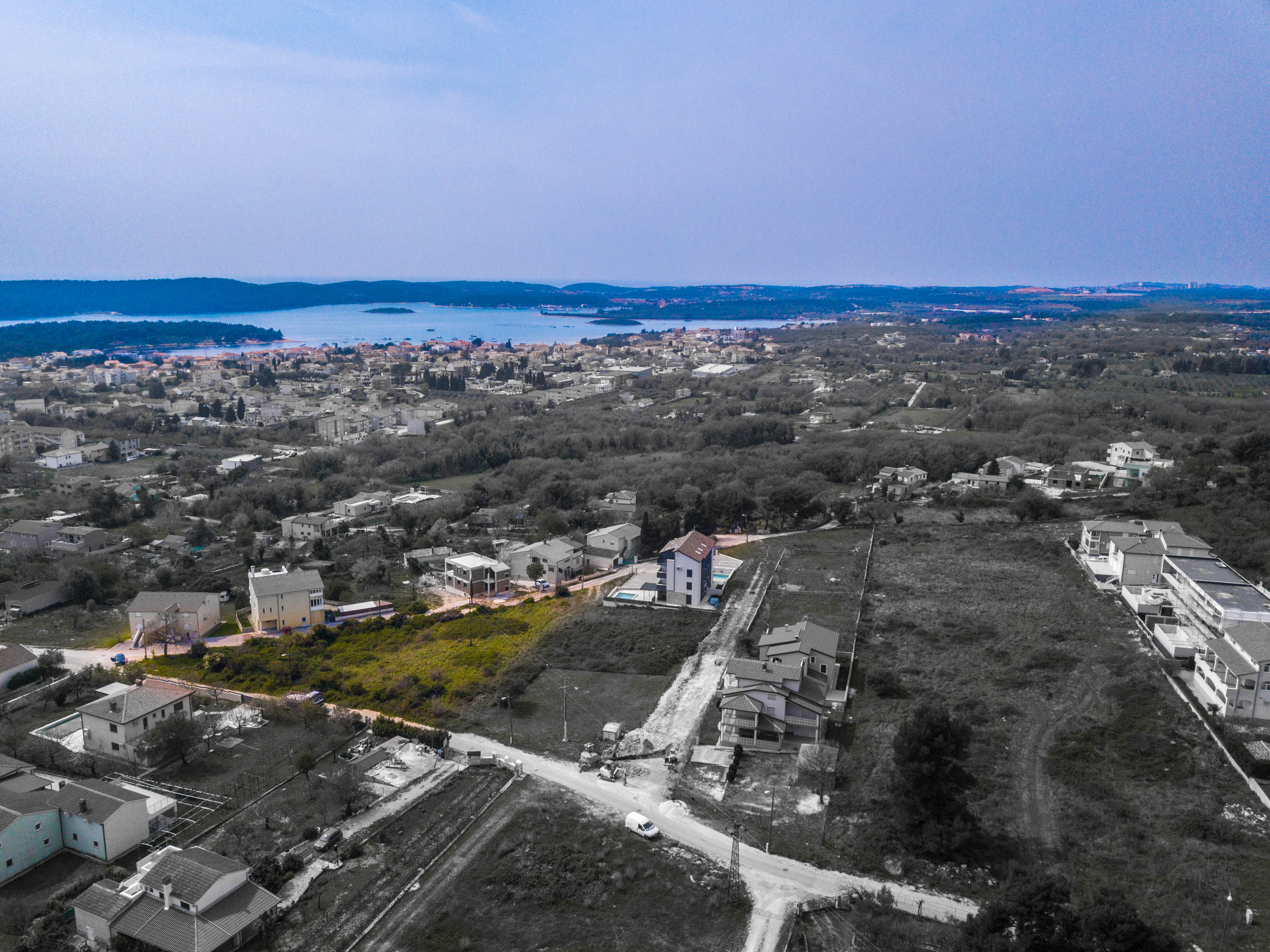 Prodaje se prostrano građevinsko zemljište u Medulinu Maris Nekretnine